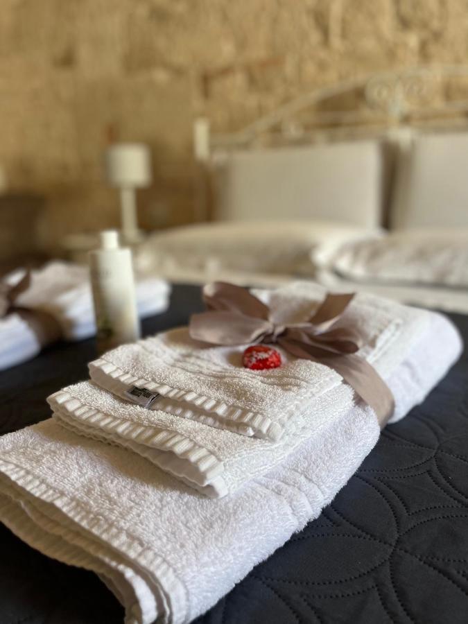 Nido Di Pietra-Dimora In Centro Bed & Breakfast Alberobello Bagian luar foto