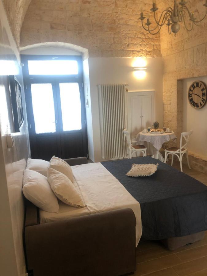 Nido Di Pietra-Dimora In Centro Bed & Breakfast Alberobello Bagian luar foto