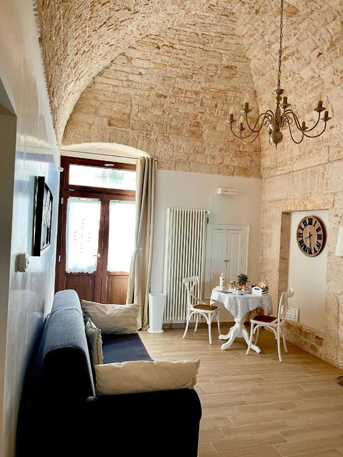 Nido Di Pietra-Dimora In Centro Bed & Breakfast Alberobello Bagian luar foto